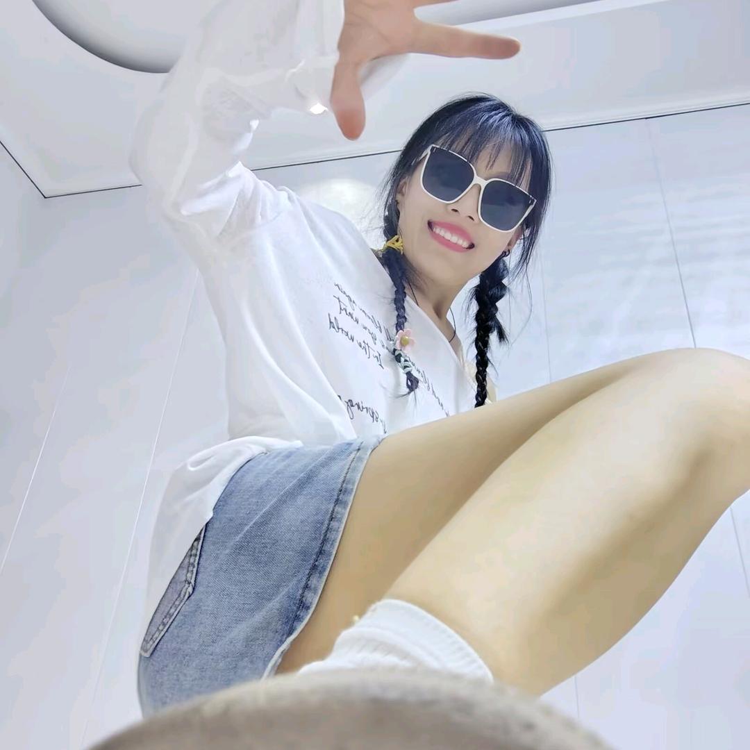 一只爱跳舞的yuঞ