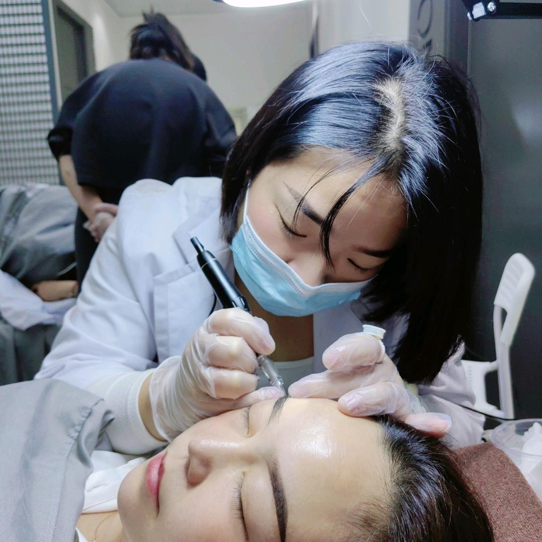 在滁州做美甲的小王