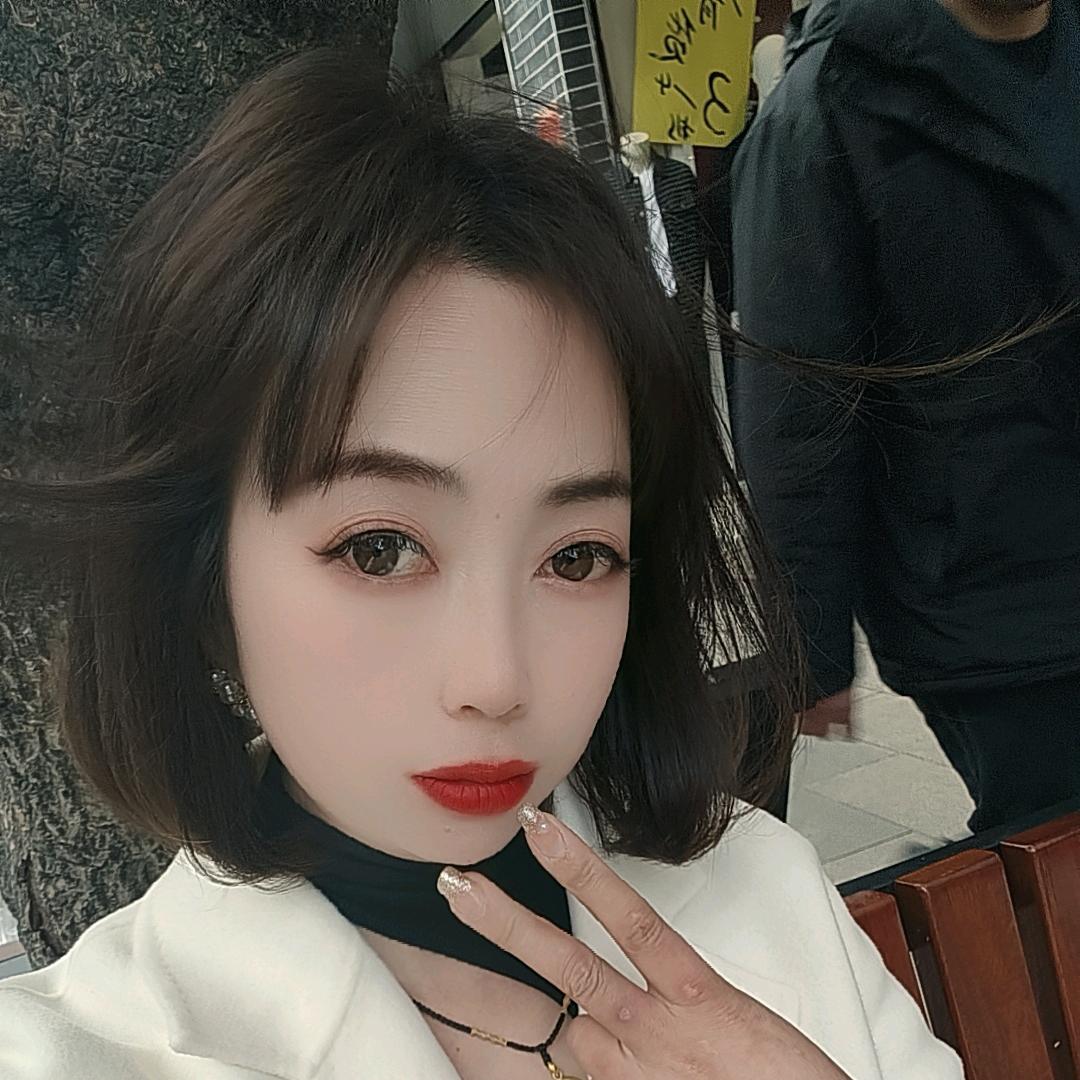 轩轩米线，商品在橱窗