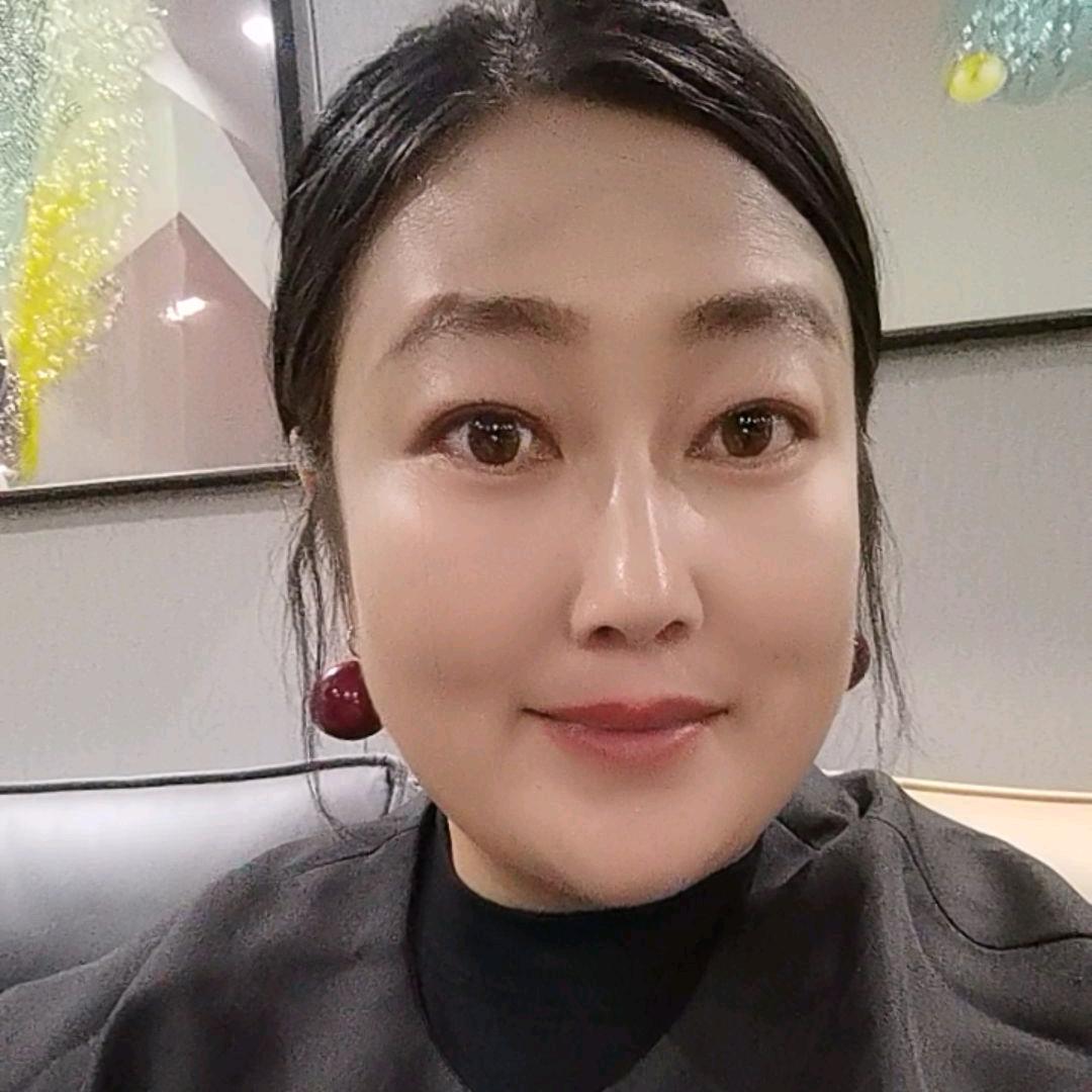 黑眼💋