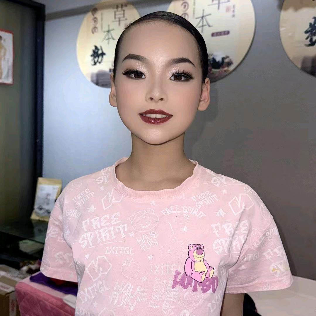 @拉丁舞女孩'XJY