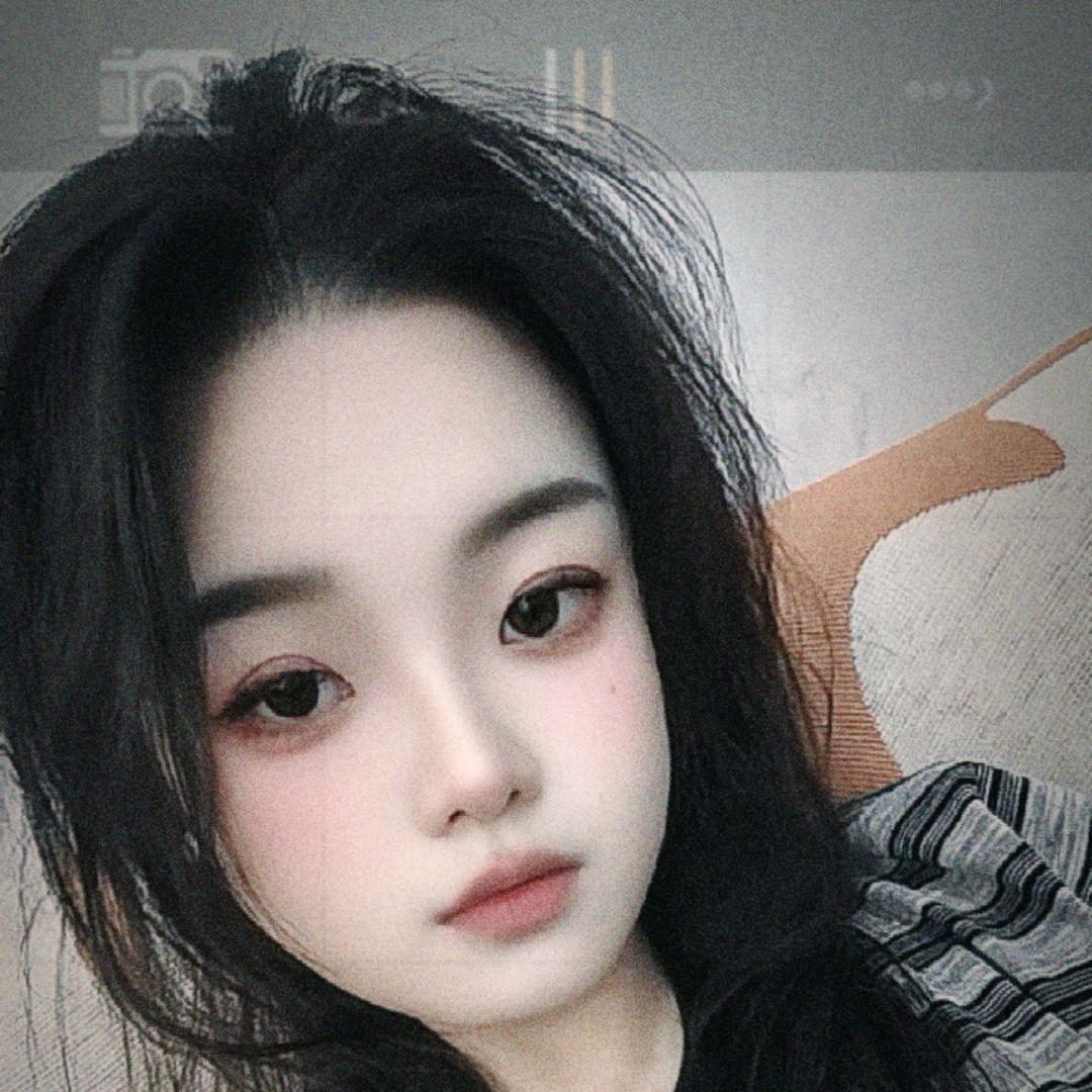 江江笑