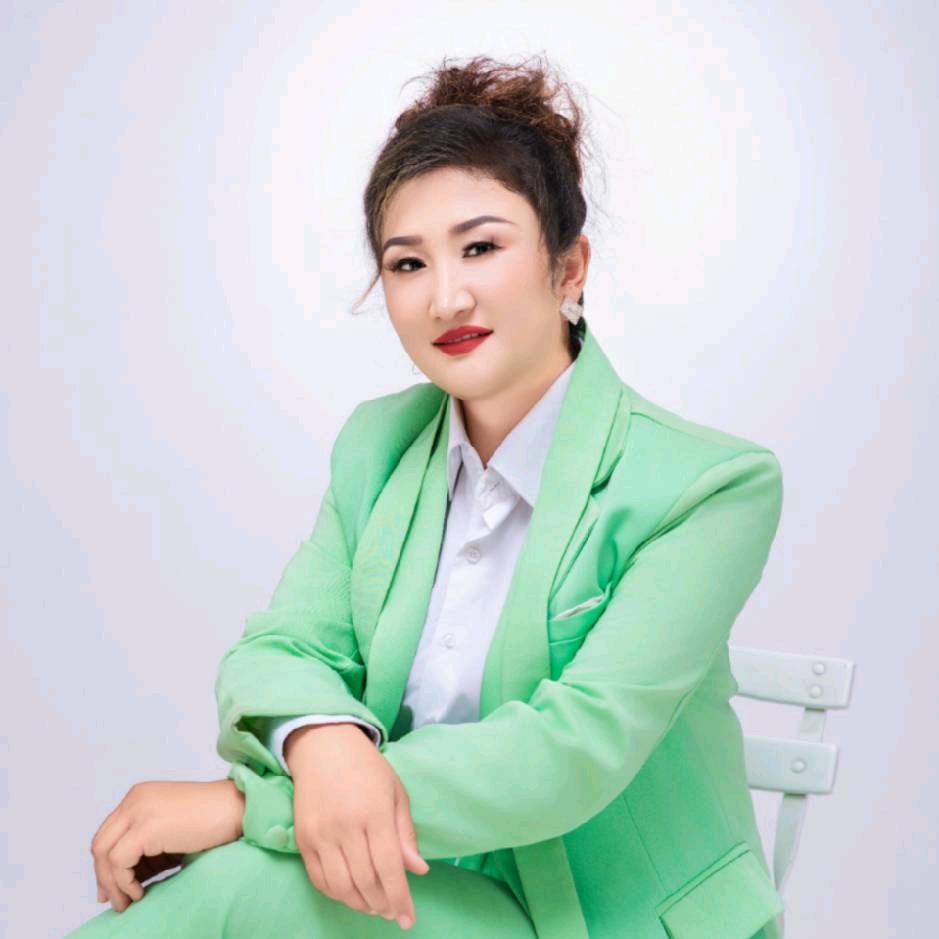 迪丽努尔吐拉洪