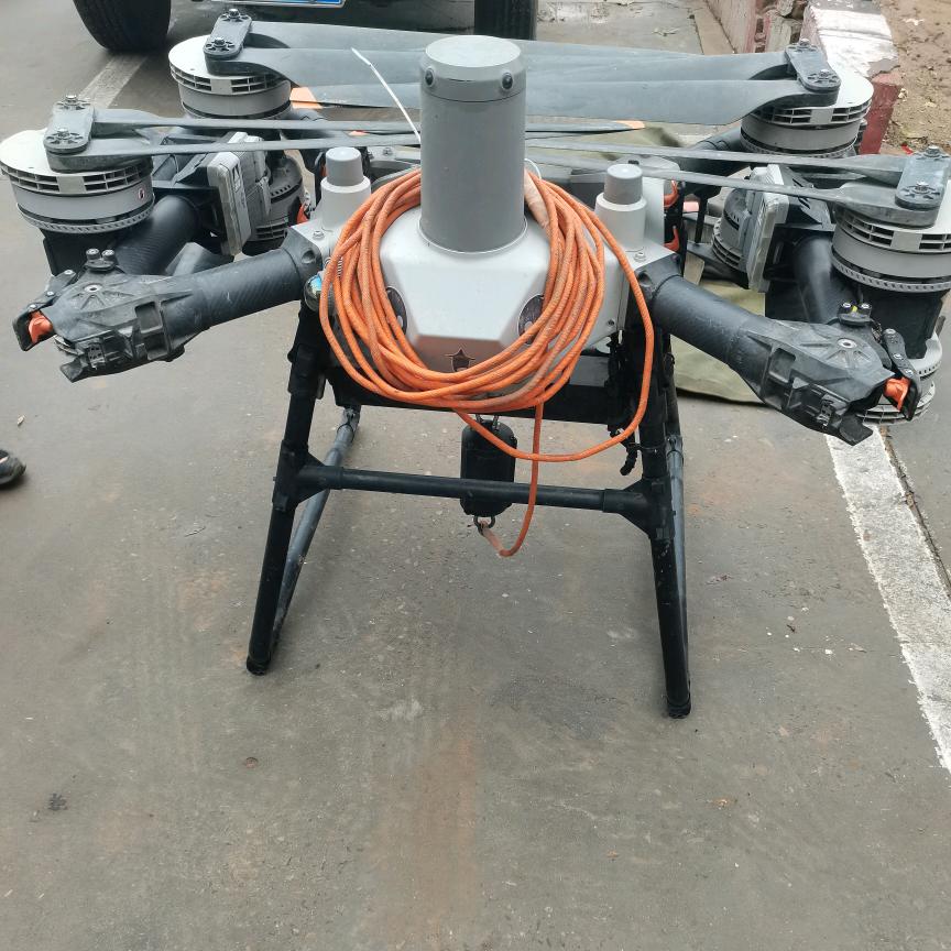 无人机助农飞防吊运