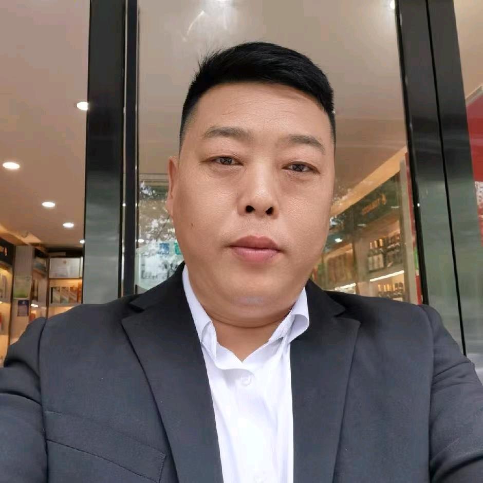 展翅飞翔
