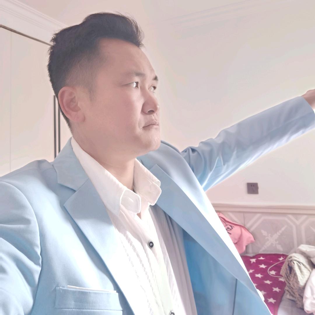 阿龙（永远向前）