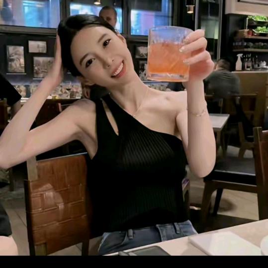 菠萝宝宝yuna～精选穿搭