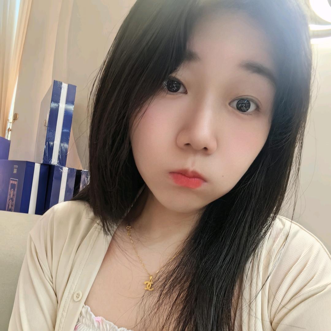 省钱小圆脸（雪茄. 大牌化妆品批发）CC