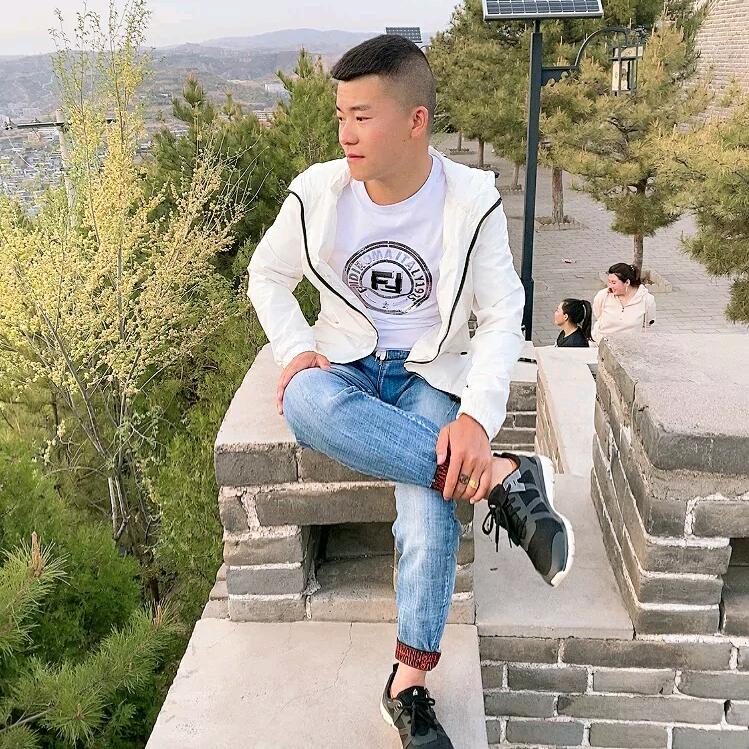 王某人