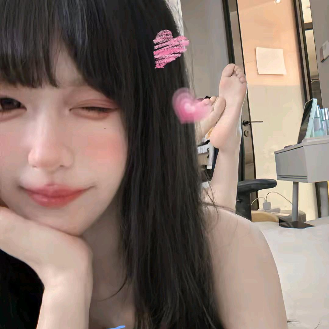 兄弟们出来喂猪了