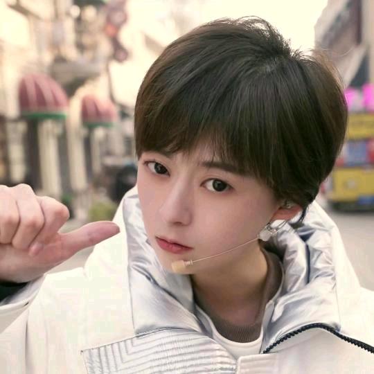 🌊²⁸¹我在等风也等你