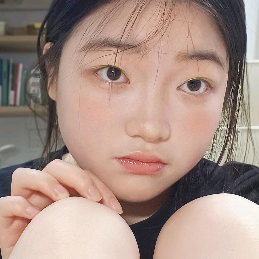 洃