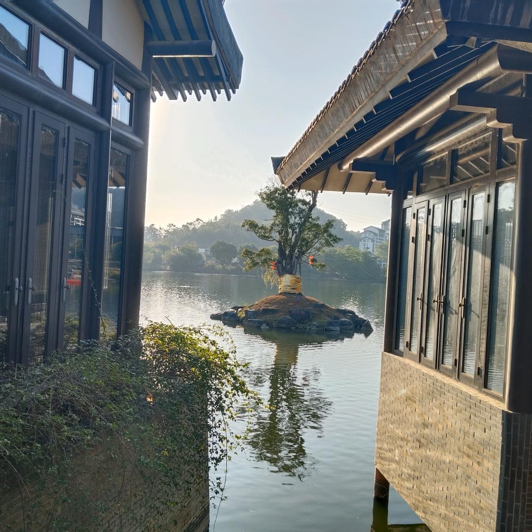 天黑有灯，下雨有伞