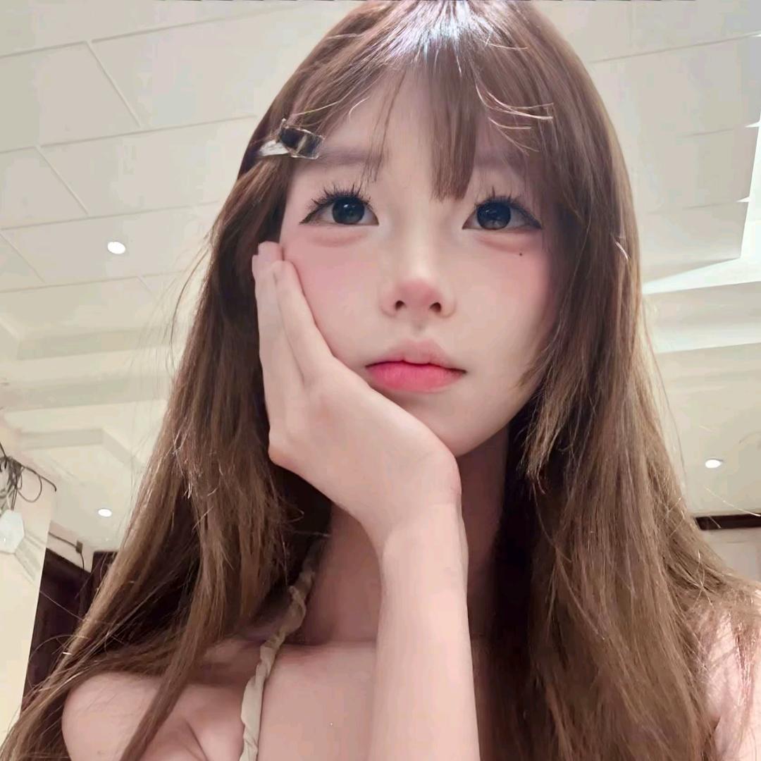 小何
