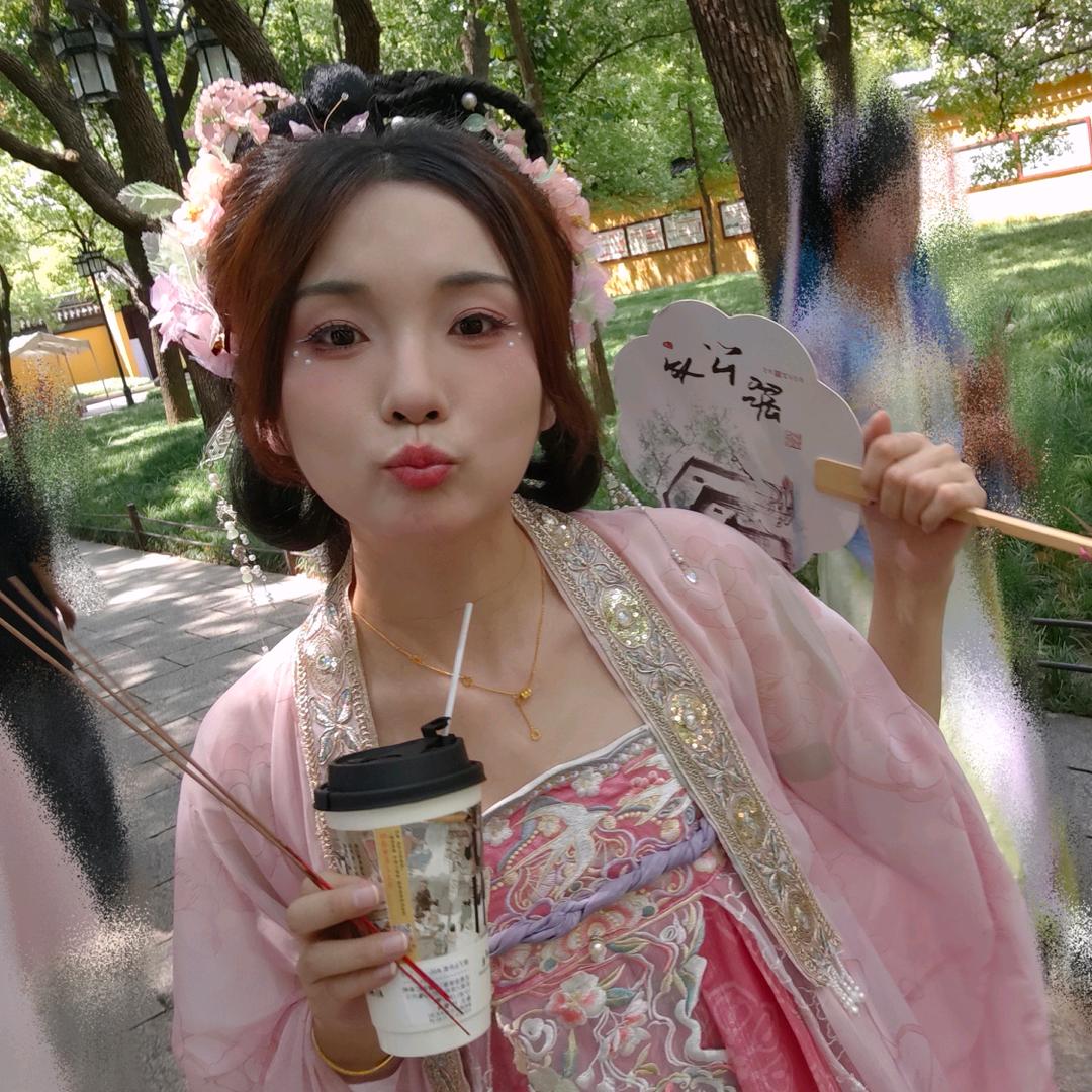 咬呀么咬豆包🌈