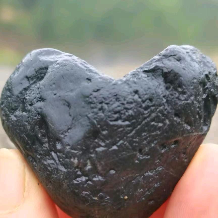 高山峡谷原生溪流石