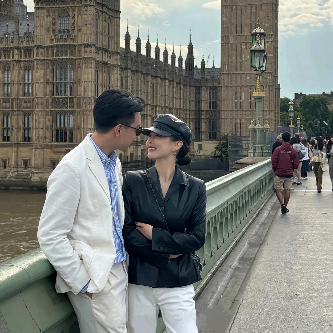 张琬荻 (精选穿搭)