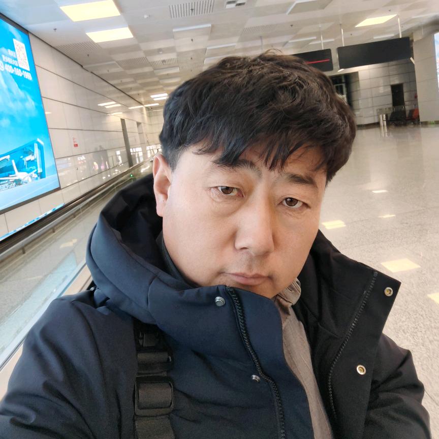 阳光磊