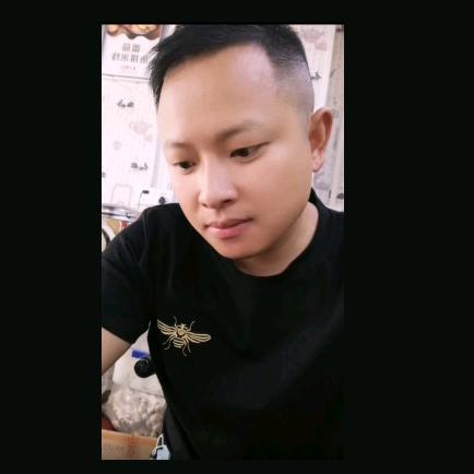 爱琴琴的小鹏鹏
