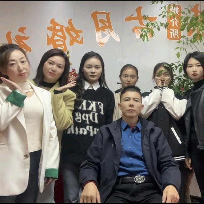 古月婚礼师徒演绎公司