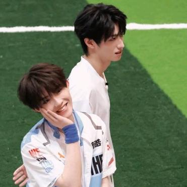 AAA函瑞小猫天下第一美萌