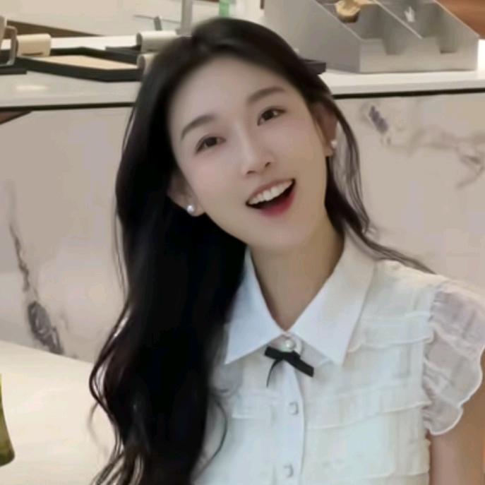 鸥纪儿（衣橱穿搭）