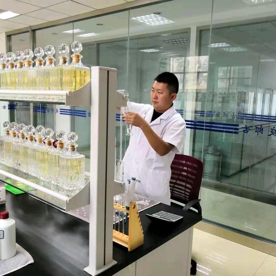 茅台镇酱酒传承人欧泉毅