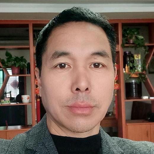 秦鑫  一人闯天下