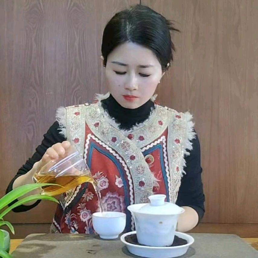 晚枫爱喝茶