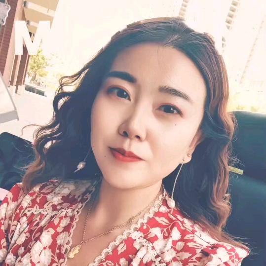 城市先生便利店老板娘