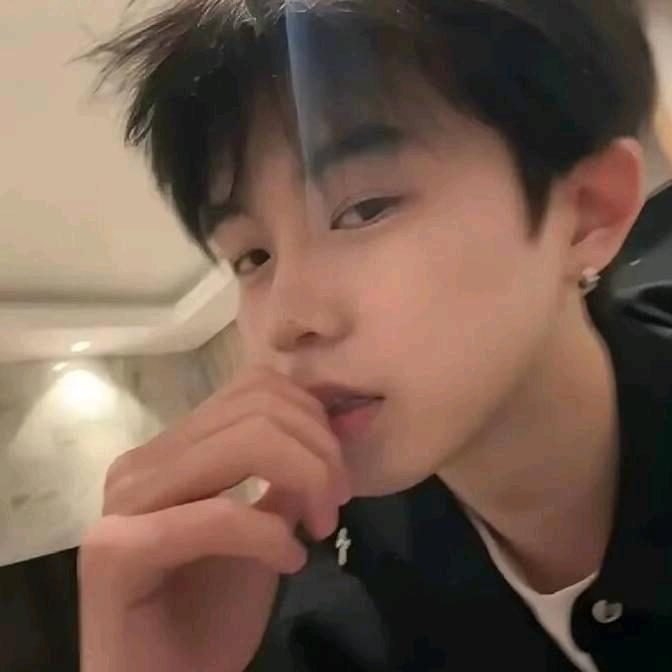 。。。。。。。。。。，，，