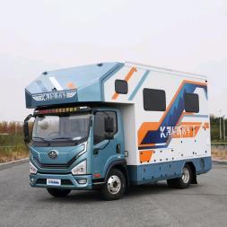 凯尼斯房车-张杨