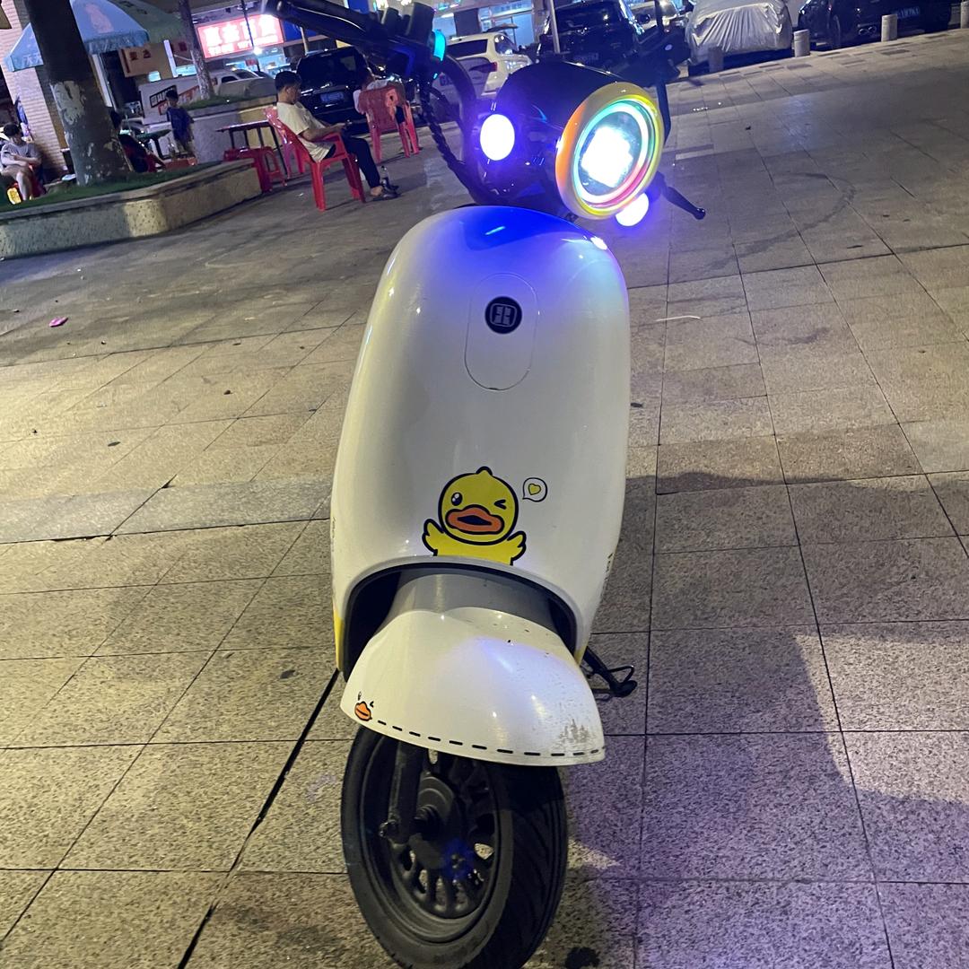 卖电动车的范小姐