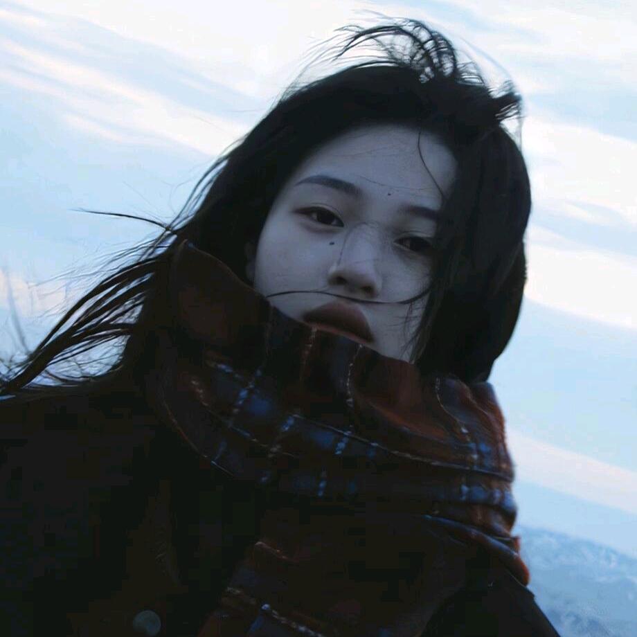 林烟。