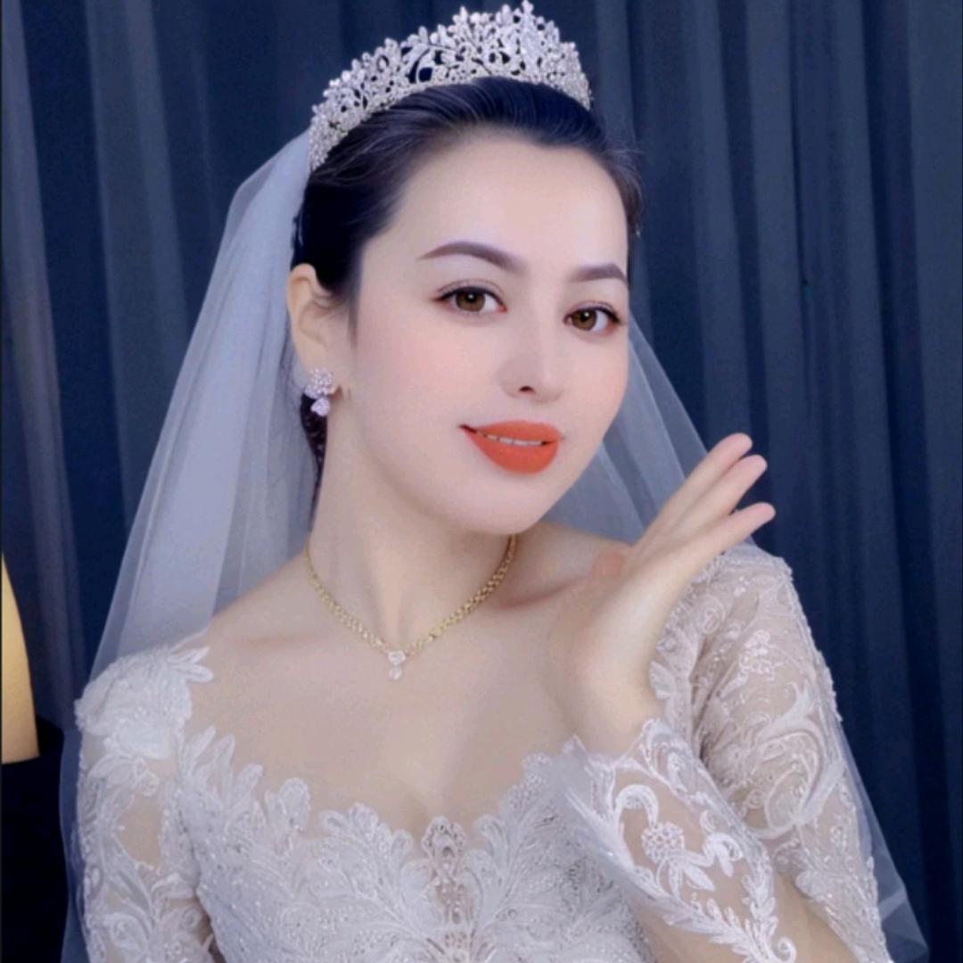 古丽娅. 乌兹别克