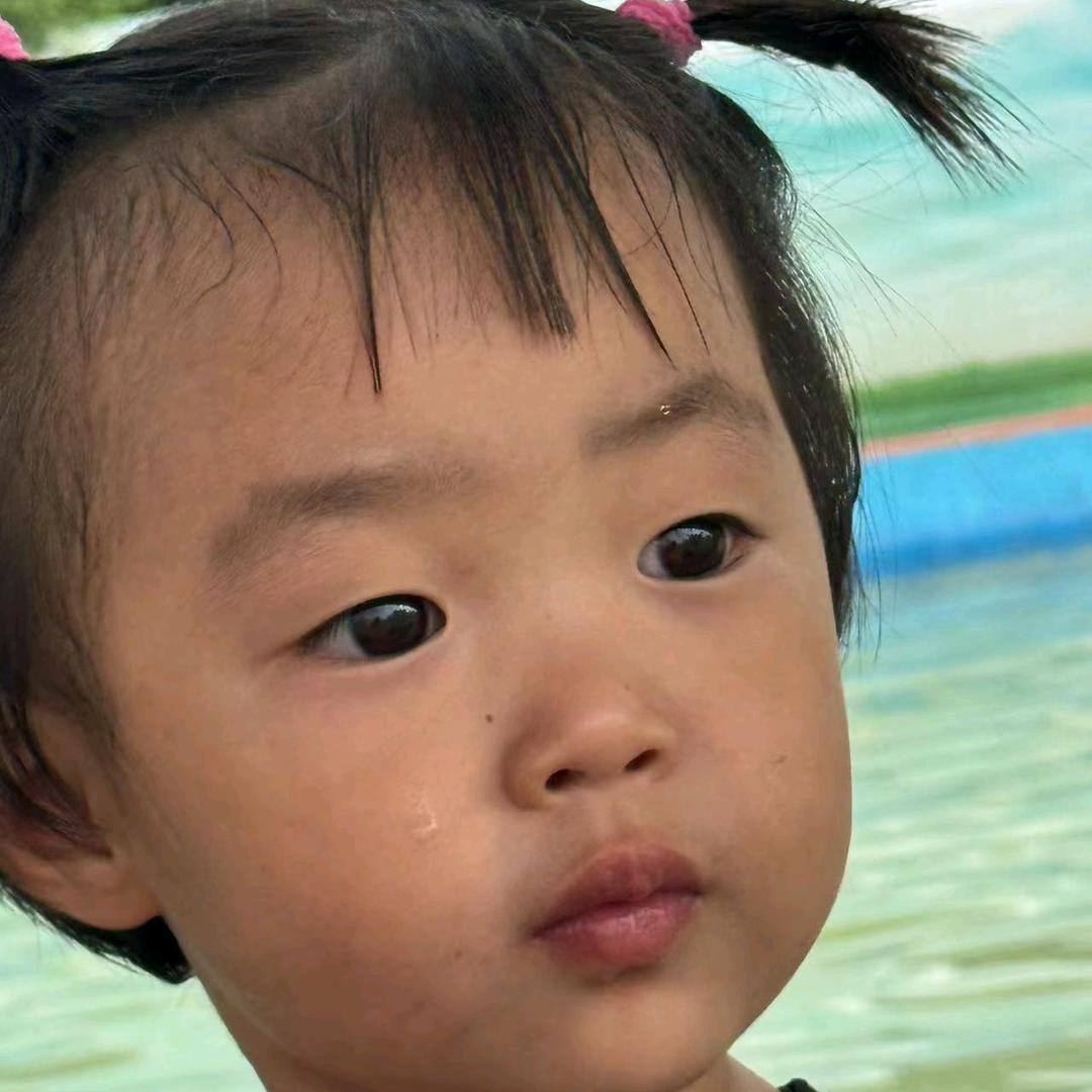 特朗莹
