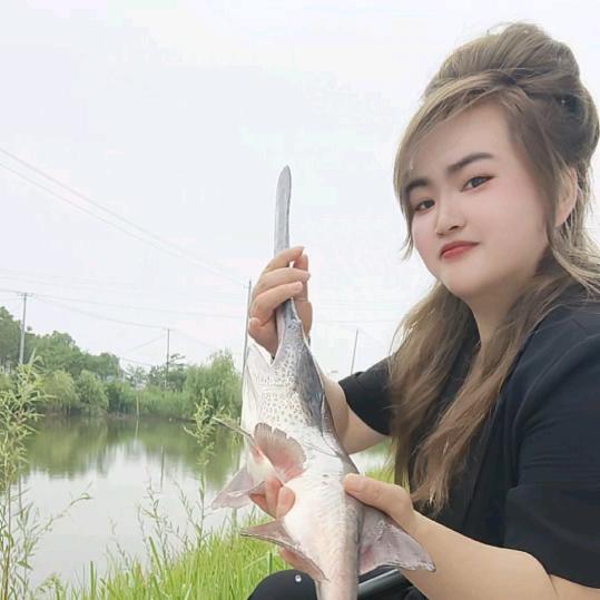 小胖爱钓鱼🎣