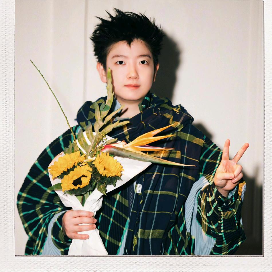 今天的太阳比昨天大☀️