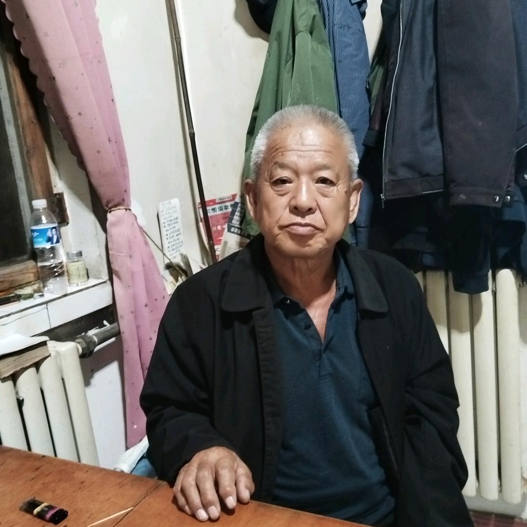 老头爱写字