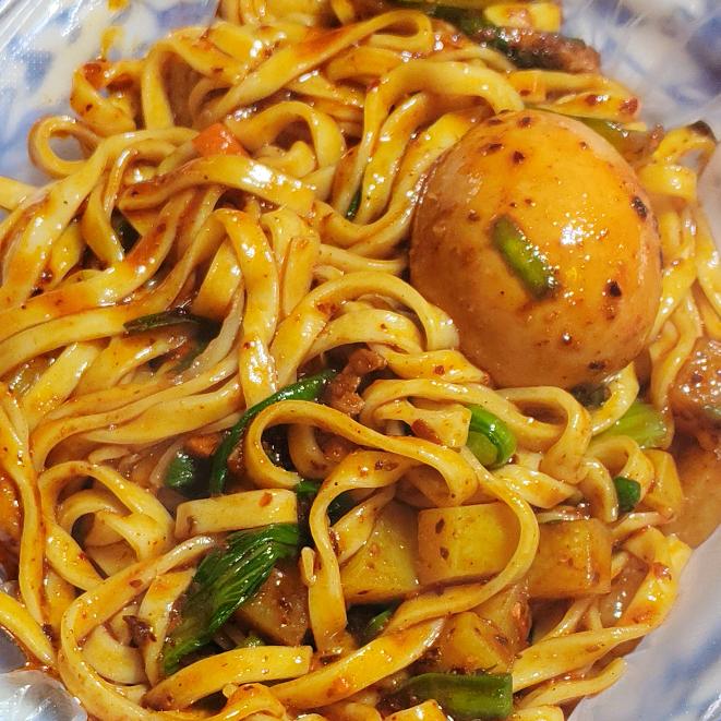 小伊 汇通面 剁椒面 菠菜面