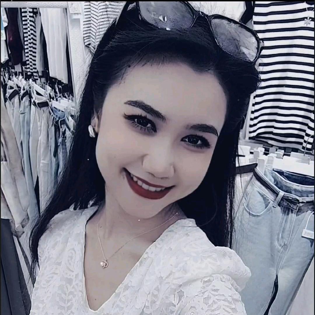 如合撒尔服装店