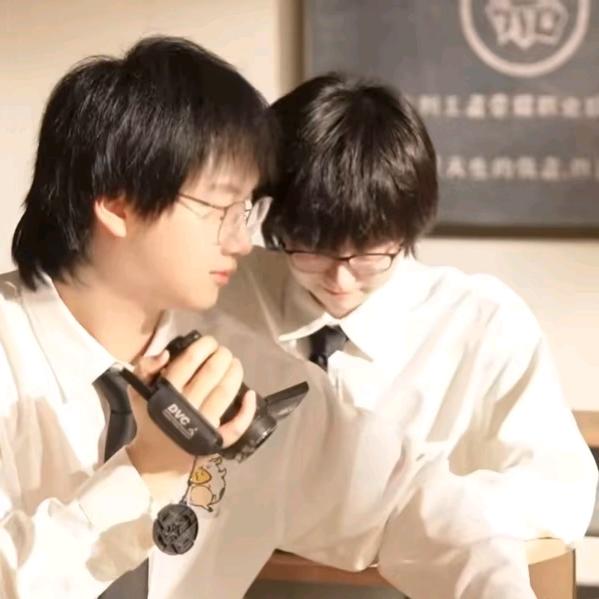 别把电饭煲炫我嘴里