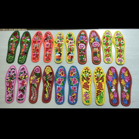 裁缝改衣服，刺绣鞋垫8元一双，记得关注我