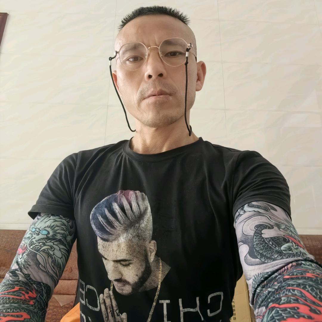 快樂老頭借酒消愁愁更愁