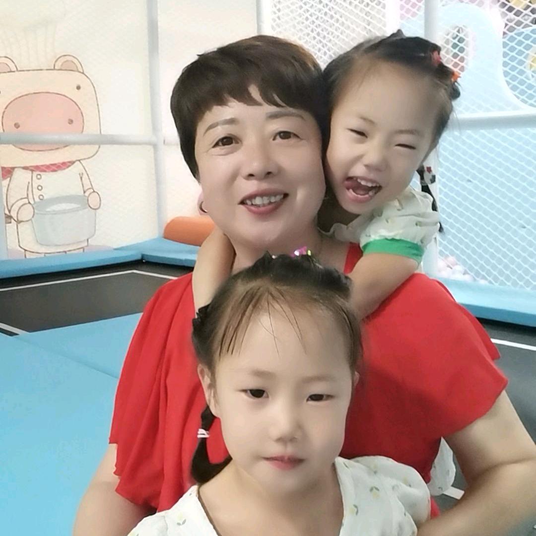 双胞胎奶奶来了