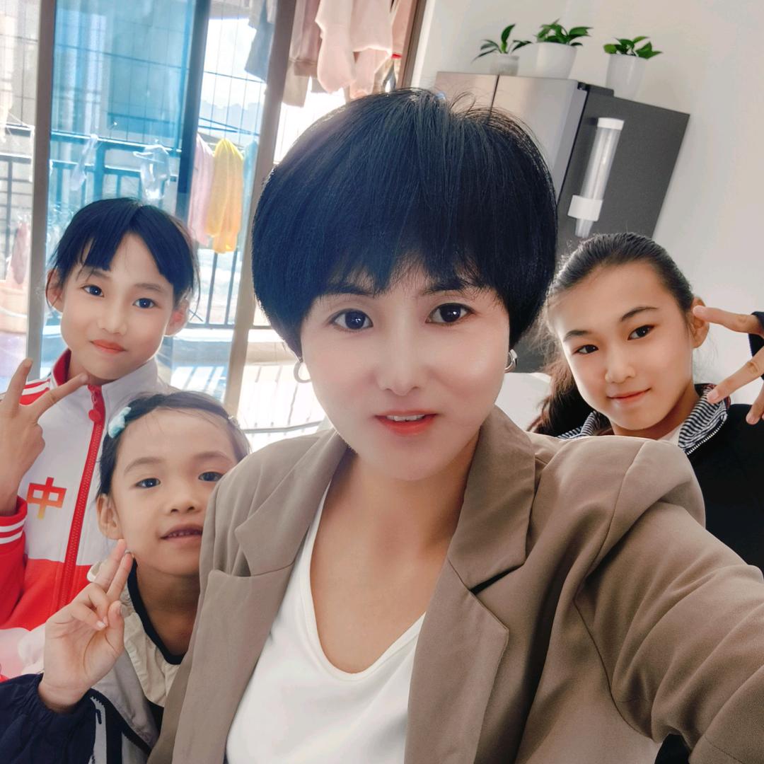 闫丽