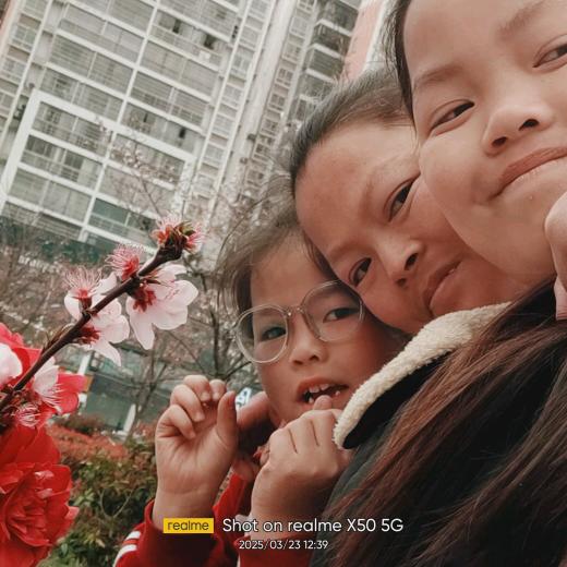 周兰花，残疾人，说话说不明，👻🥰🤩