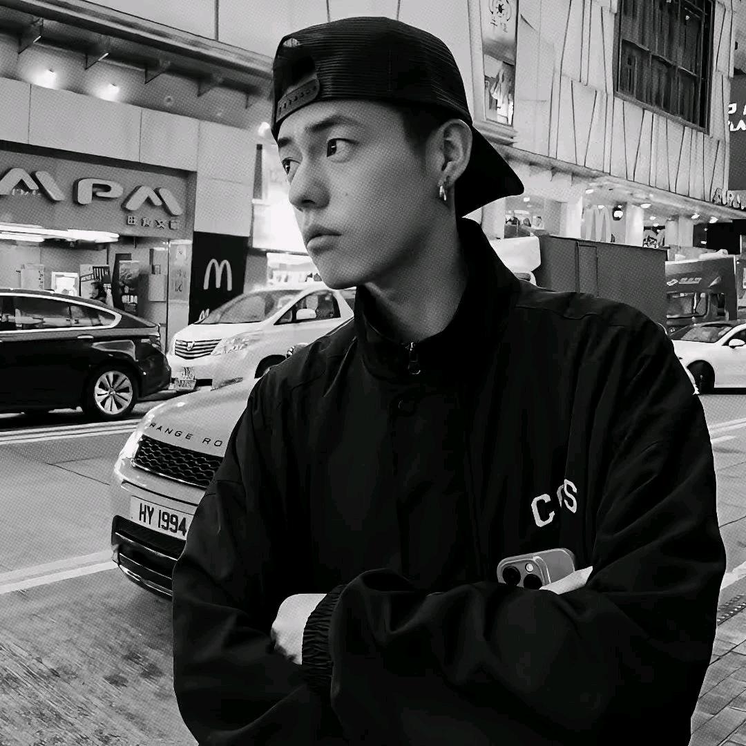 磊 磊 子^