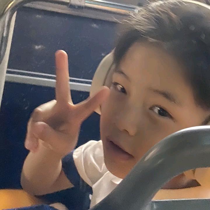 还不困.