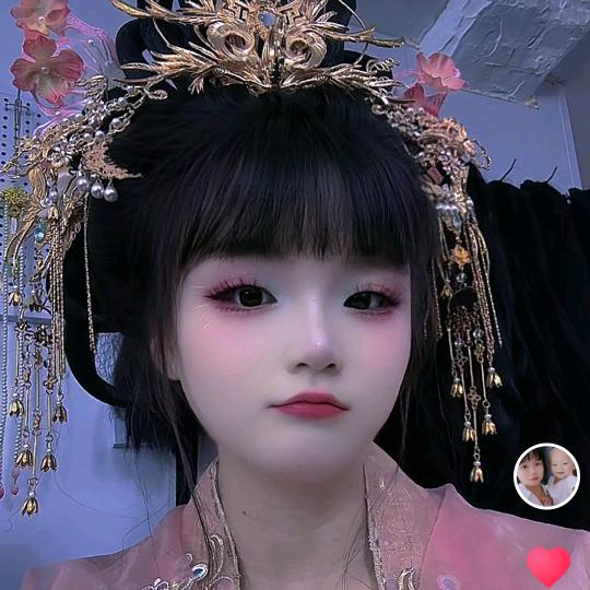 MiSS  洪小姐  🚬